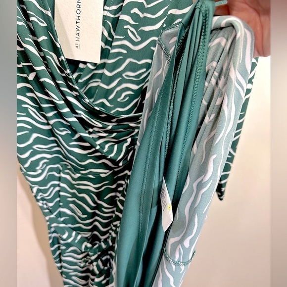 NWT 41 Hawthorn Women’s Belted Wrap Dress Green and White Print Size Small - Picture 8 of 14